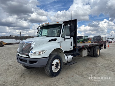 2013 International 4300 4x2 Flatbed Truck