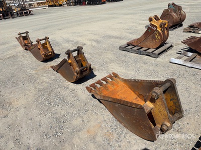 Quantity of (4) Backhoe Rear Bucket