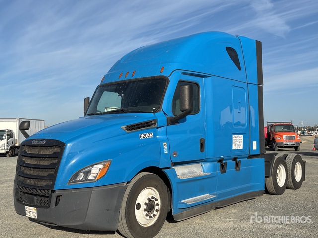 2021 Freightliner Cascadia 126 6x4 T/A Sleeper Truck Tractor