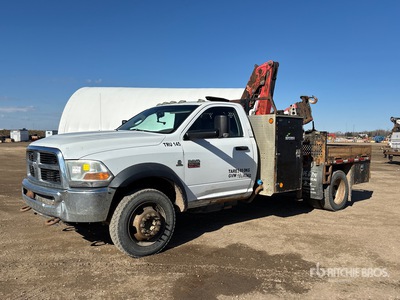 Fassi 5974 lb Knuckle Boom on 2011 Ram 5500 4x4 Camión Grúa