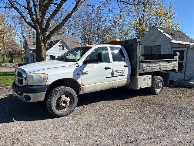 2007 Dodge Ram 3500HD SLT 4x4 Crew Cab Dump Truck
