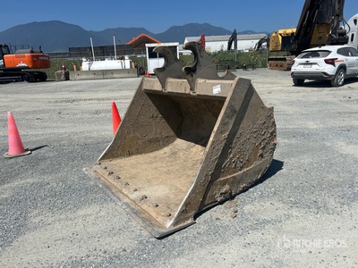 74 in Q/C Cleanup Excavator Bucket