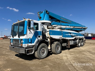2005 Mack 600 Concrete Pump Truck