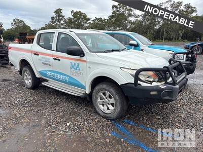 2017 Mitsubishi Triton 4x4 Dual Cab بيك اب (Inoperable)