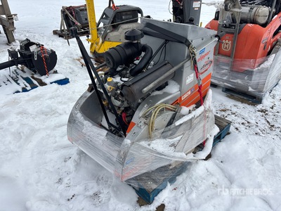 Norton C3536SS を見 Walk Behind - Concrete Saw