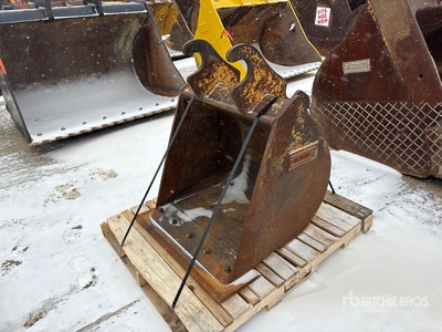 Finning 30 in Q/C Cleanup ローダーバックホー用バケット - Fits Cat 420