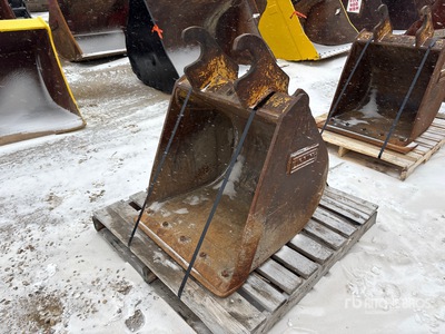 Finning 30 in Q/C Cleanup ローダーバックホー用バケット - Fits Cat 420