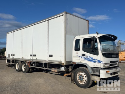 2005 Isuzu 6x4 Van Truck