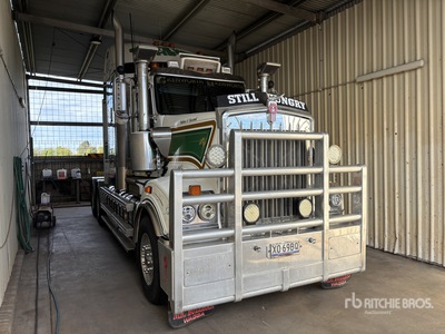 2017 Kenworth T909 6x4 Cabeza Tractora Cabina Dormitorio