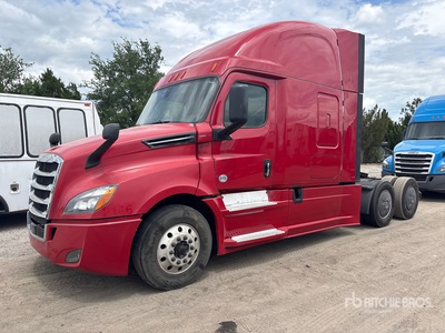 2020 Freightliner Cascadia 126 6x4 Cabeza Tractora Cabina Dormitorio (Inoperable)