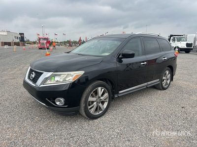 2014 Nissan Pathfinder 2WD SUV