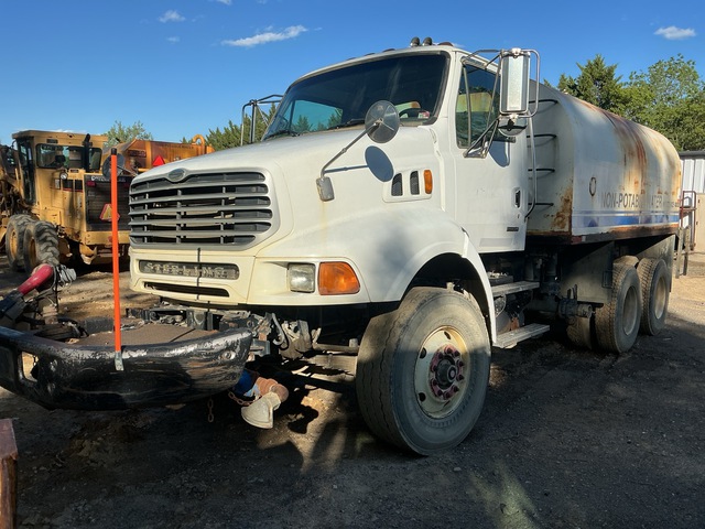 2007 Sterling LT8513 4000 gal 6x4 Water Truck