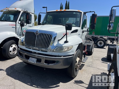 2012 International 4400 4x2 S/A Day Cab Truck Tractor