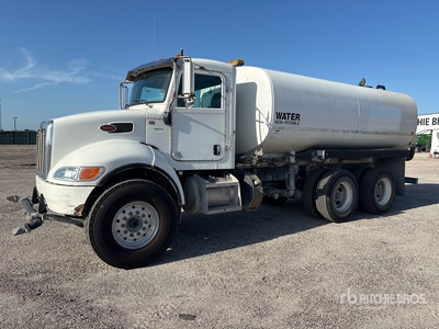 2019 Peterbilt 348 6x4 Camion à eau