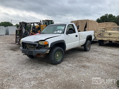 2005 GMC Sierra 2500HD 4x4 Pickup