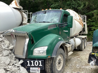 2022 Kenworth T880 6x4 Mixer Truck (Inoperable)