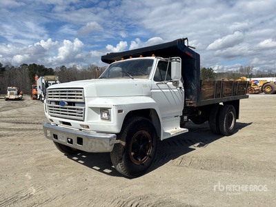 1986 Ford F7000 4x2 Flatbed Dump Truck