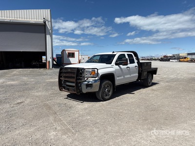 2017 GMC Sierra 2500HD 4x4 Crew Cab Flatbed Truck
