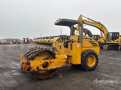 Super Pac 6620 Padfoot Drum Compactor