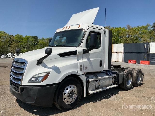2019 Freightliner Cascadia 116 6x4 T/A Day Cab Truck Tractor