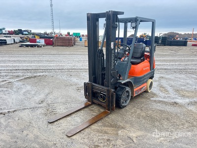 2011 Toyota 6FGC20 3740 lb Cushion Tire Heftruck