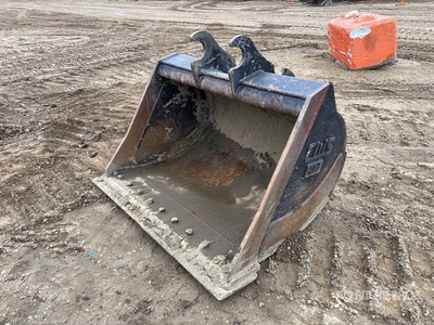 CWS 60 in Q/C Cleanup Excavator Bucket - Fits Hitachi ZX135