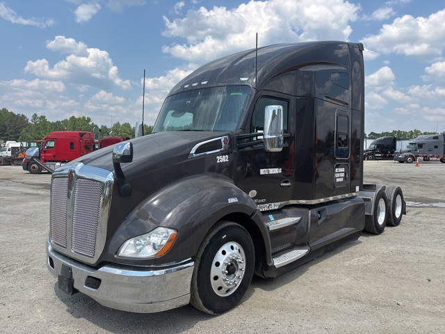 2021 Kenworth T680 6x4 T/A Sleeper Truck Tractor 2021 Kenworth T680 6x4 T/A Sleeper Truck Tractor
