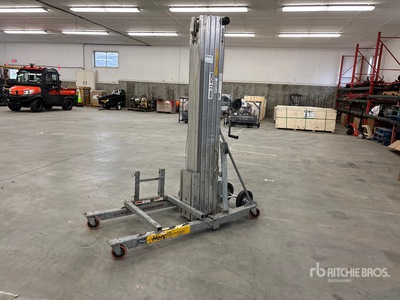 2018 Sumner Manufacturing 2124 Material Hoist