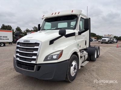 2018 Freightliner Cascadia 126 6x4 Ciągnik siodłowy T/A z kabiną dzienną