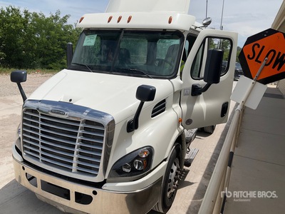 2017 Freightliner Cascadia 113 S/A Dagcabine Trekker