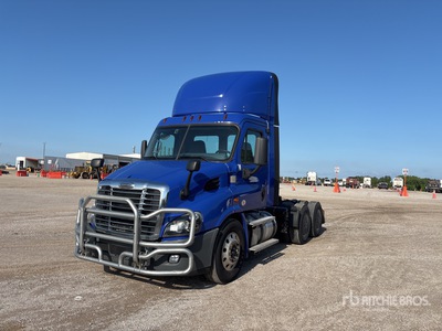 2020 Freightliner Cascadia 113 6x4 Day Cab Truck Tractor