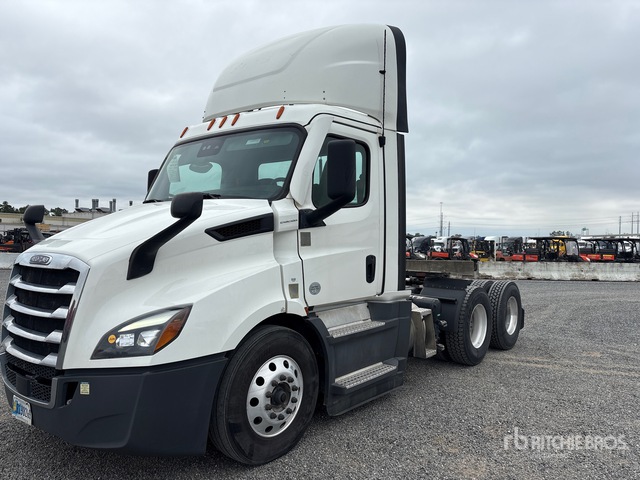 2022 Freightliner Cascadia 116 6x4 T/A Day Cab Truck Tractor