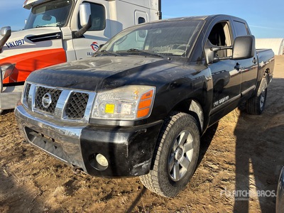 2006 Nissan Titan 4x4 Crew Cab Pick Up (Inoperable)