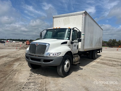 International 4x2 Kastenwägen