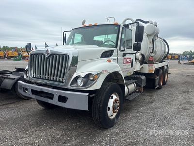 2010 Presvac on 2011 International 7500 6x4 Vacuum Excavator Truck