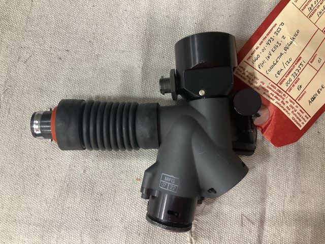 (4) Carleton Life Support Systems 16VK063-2 Regulator Connectors