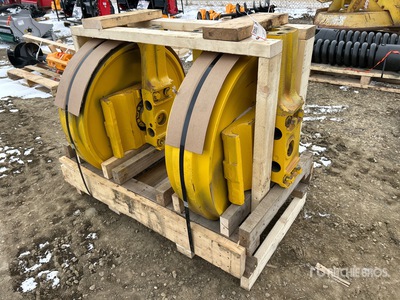 Quantity of (2) Front Idlers その他 - 機械部品 - Fits Komatsu D85P-21
