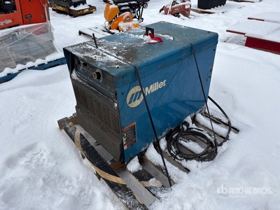 Miller Dimension 452 450. A Schweißgerät (Inoperable)