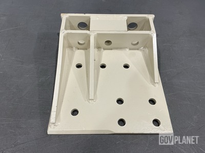 (29) Oshkosh 3053776 Mounting Brackets