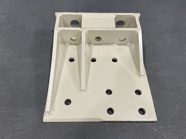 (29) Oshkosh 3053776 Mounting Brackets