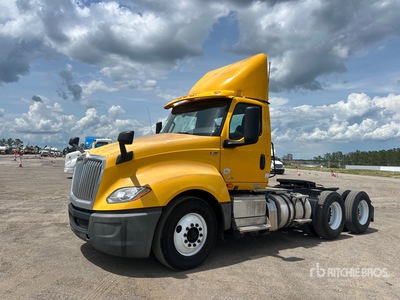 2019 International LT625 6x4 Ciągnik siodłowy T/A z kabiną dzienną