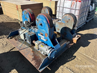 Quantity of (2) Fabrication Powered Rollers Attrezzatura per saldatura