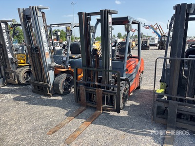 Nexen NXL160 4048 lb Pneumatic Tire Forklift (Inoperable)