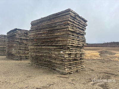 Quantity of (30) 8 ft x 14 ft Access Tappeti per stabilizzatori