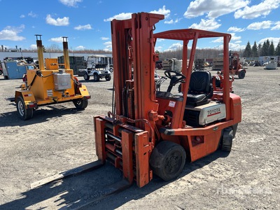 1986 Toyota 02-3FGC30 5850 lb Cushion Tire フォークリフト