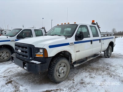 2005 Ford F-350 XL 4x4 Crew Cab Pickup (Inoperable)