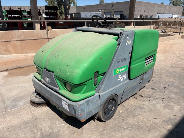 2013 Tennant S20 Ride-On Floor Sweeper