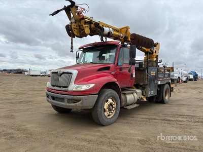 2012 Terex Commander on 2013 International DuraStar 4400 4x2 Digger Derrick Truck