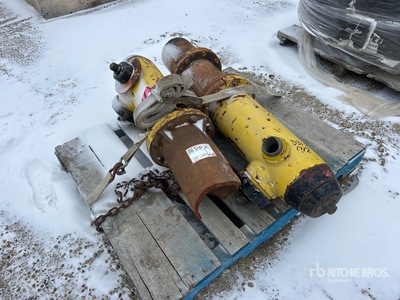 Quantity of (2) Fire Hydrants 産業関連 - その他