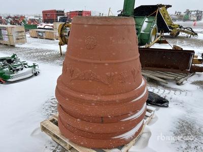 Quantity of (3) Plastic Flower Pots 産業関連 - その他